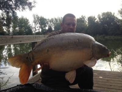 best uk fishing holidays - olivemead lake Pet Friendly Log Cabins with Fishing